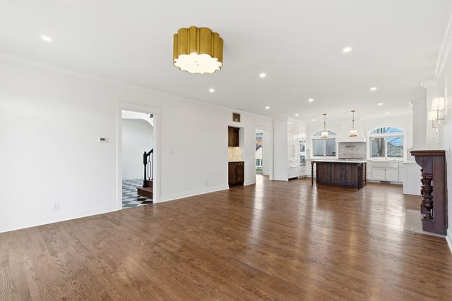 3350 E Fox Grape Street, Springfield, MO 65804