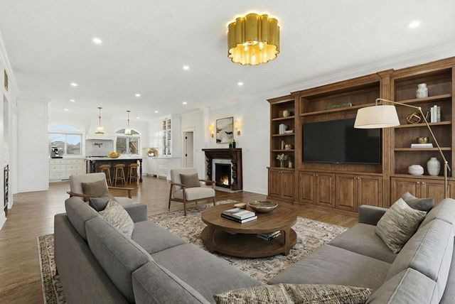 3350 E Fox Grape Street, Springfield, MO 65804