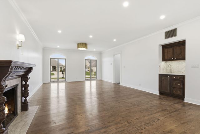 3350 E Fox Grape Street, Springfield, MO 65804