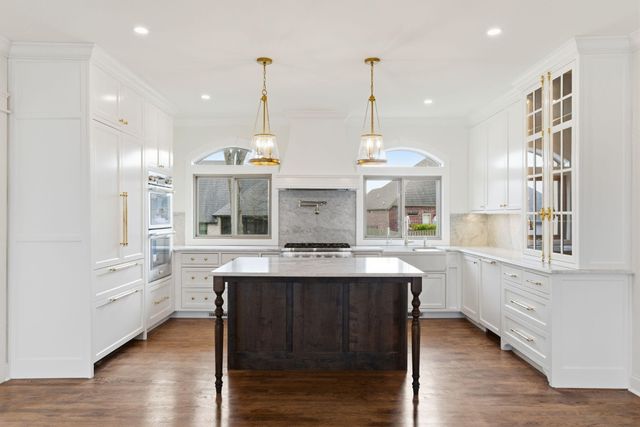 3350 E Fox Grape Street, Springfield, MO 65804