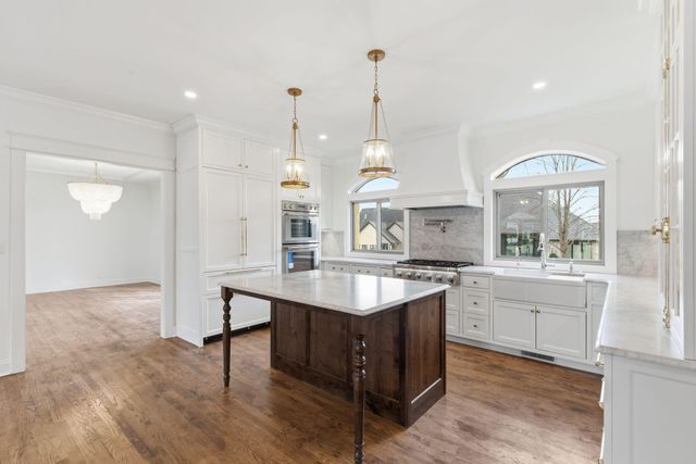 3350 E Fox Grape Street, Springfield, MO 65804