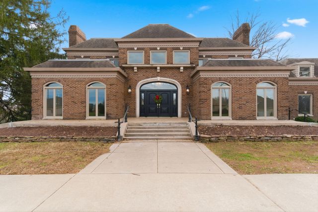 3350 E Fox Grape Street, Springfield, MO 65804