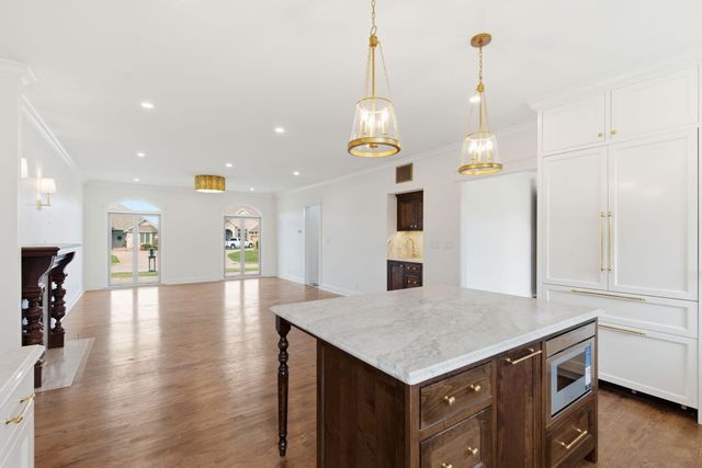 3350 E Fox Grape Street, Springfield, MO 65804