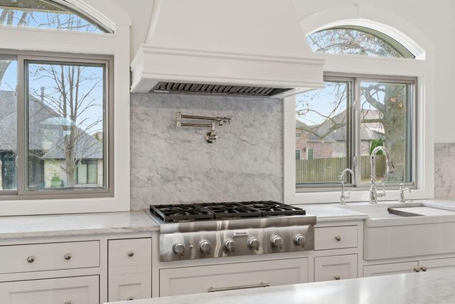 3350 E Fox Grape Street, Springfield, MO 65804