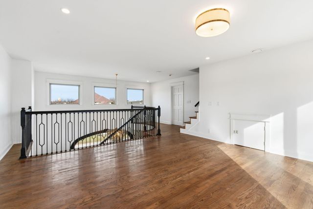 3350 E Fox Grape Street, Springfield, MO 65804