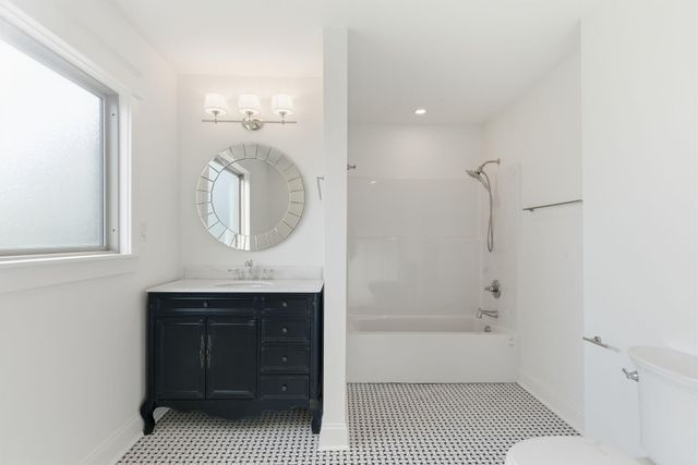 3350 E Fox Grape Street, Springfield, MO 65804