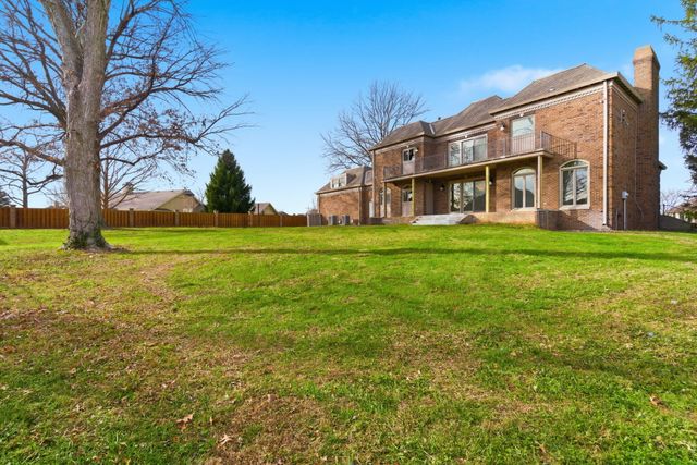 3350 E Fox Grape Street, Springfield, MO 65804