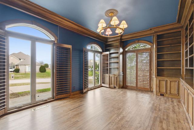 3350 E Fox Grape Street, Springfield, MO 65804