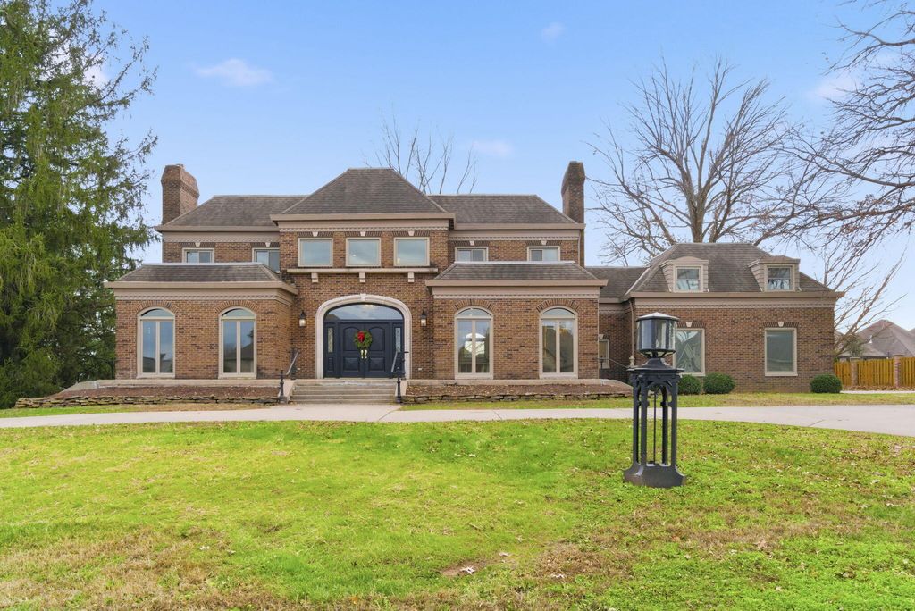 3350 E Fox Grape Street, Springfield, MO 65804