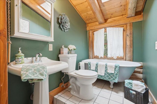136 County Road E, Houlton, WI 54082
