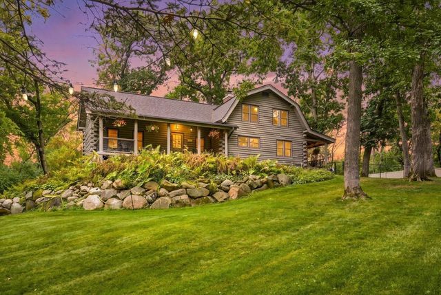 136 County Road E, Houlton, WI 54082