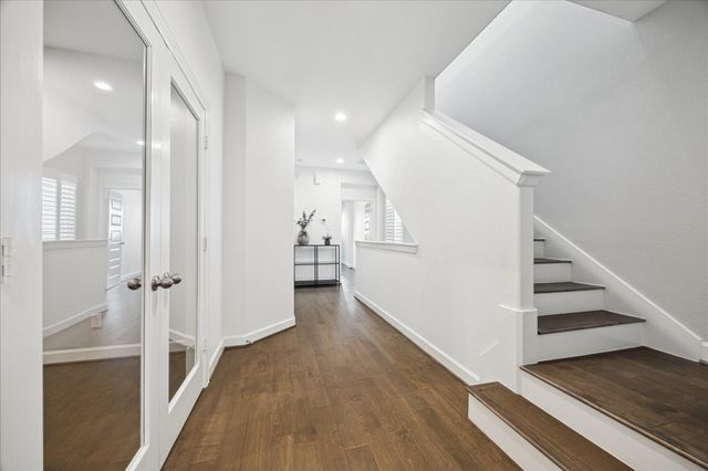 2430 Sheridan Street, Houston, TX 77030