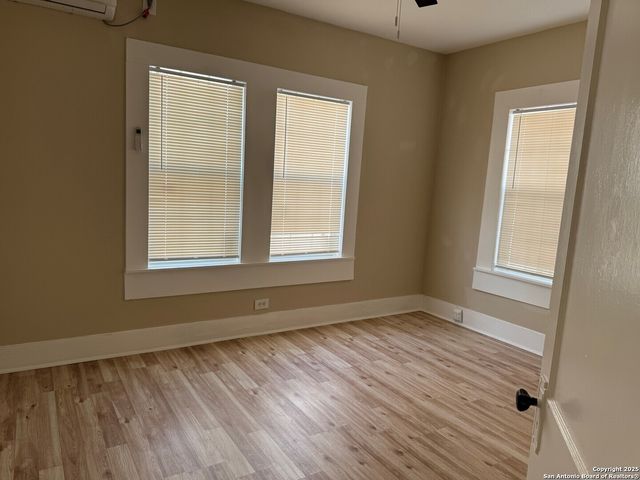 1615 interstate 35, San Antonio, TX 78208