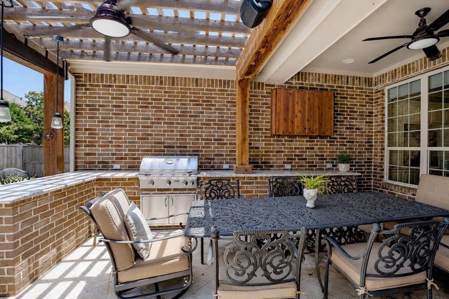 864 Willow Winds Street, Allen, TX 75013