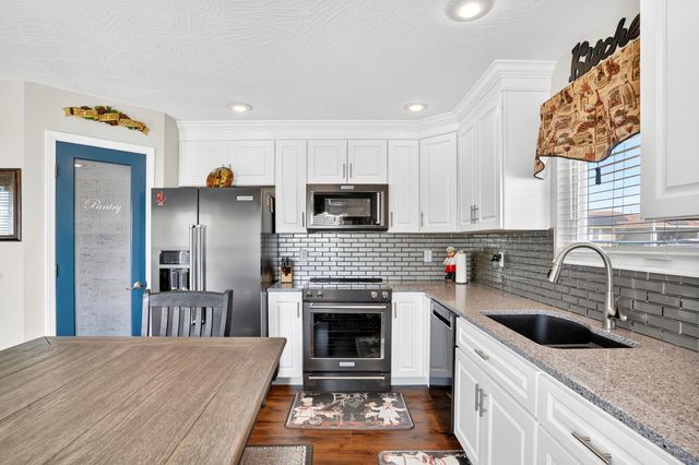 700 W Osage Street, Clever, MO 65631