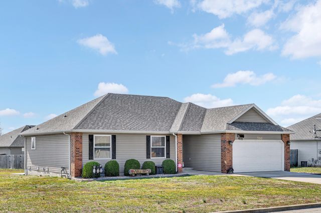 700 W Osage Street, Clever, MO 65631