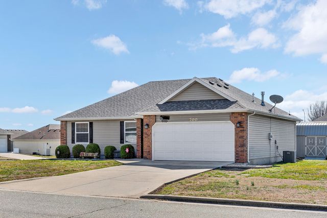 700 W Osage Street, Clever, MO 65631
