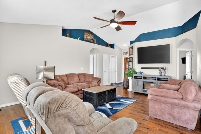 700 W Osage Street, Clever, MO 65631
