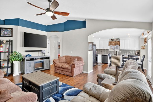 700 W Osage Street, Clever, MO 65631