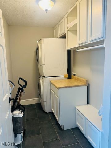 5205 Fairington Avenue, Copley, OH 44321