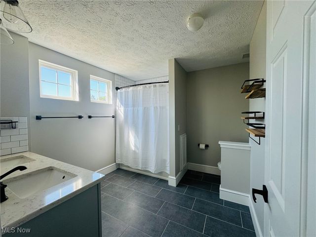 5205 Fairington Avenue, Copley, OH 44321