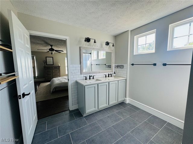 5205 Fairington Avenue, Copley, OH 44321