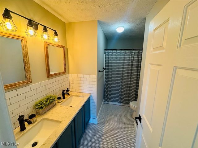 5205 Fairington Avenue, Copley, OH 44321