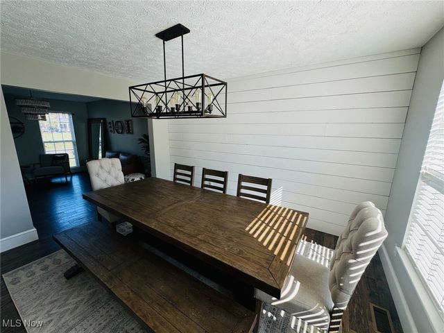 5205 Fairington Avenue, Copley, OH 44321