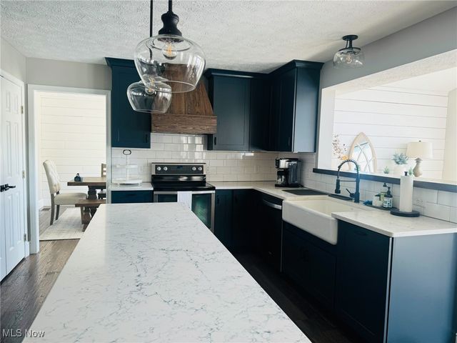 5205 Fairington Avenue, Copley, OH 44321