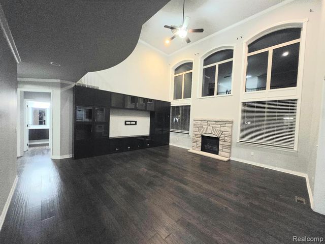 15342 Amberfield Drive, Macomb, MI 48042