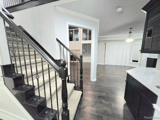15342 Amberfield Drive, Macomb, MI 48042