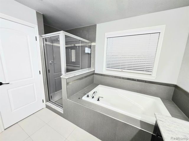 15342 Amberfield Drive, Macomb, MI 48042