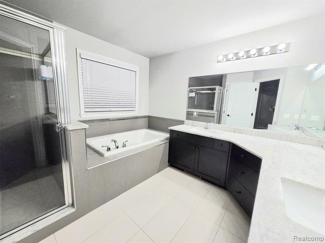 15342 Amberfield Drive, Macomb, MI 48042