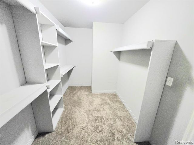 15342 Amberfield Drive, Macomb, MI 48042