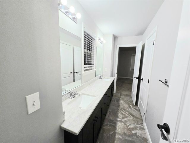 15342 Amberfield Drive, Macomb, MI 48042