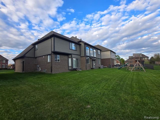 15342 Amberfield Drive, Macomb, MI 48042
