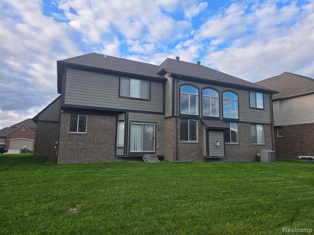 15342 Amberfield Drive, Macomb, MI 48042
