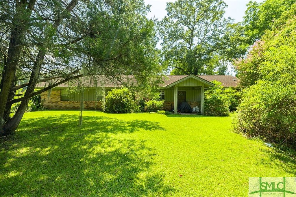 Image 5 of property listing at 205 S Sheftall Street, Pooler, GA 31322