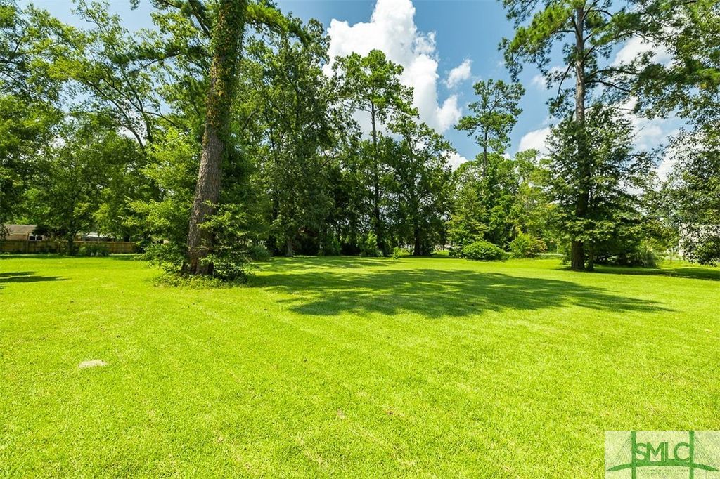 Image 7 of property listing at 205 S Sheftall Street, Pooler, GA 31322