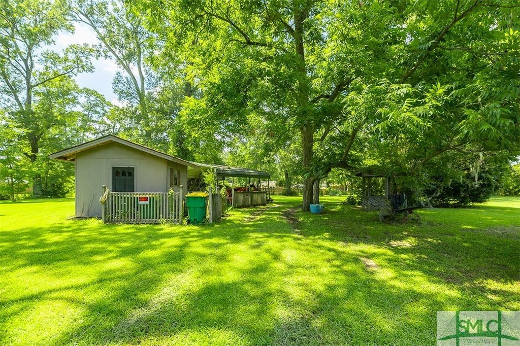 Image 8 of property listing at 205 S Sheftall Street, Pooler, GA 31322