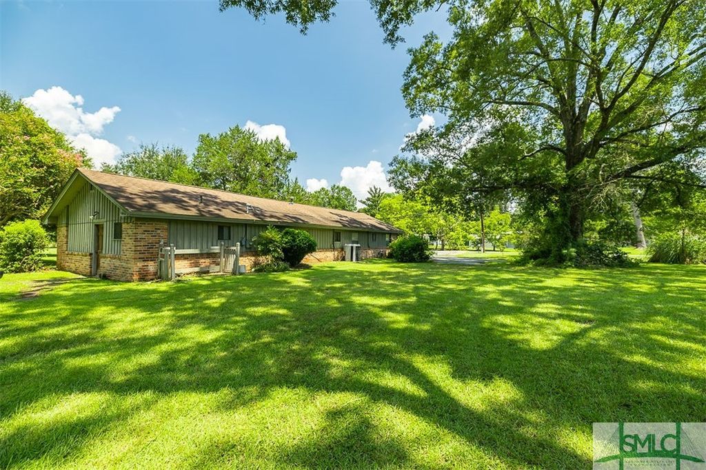 Image 9 of property listing at 205 S Sheftall Street, Pooler, GA 31322