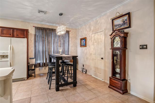 659 Chateau Woods Parkway Drive, Conroe, TX 77385