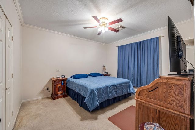 659 Chateau Woods Parkway Drive, Conroe, TX 77385