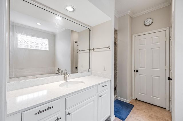 659 Chateau Woods Parkway Drive, Conroe, TX 77385