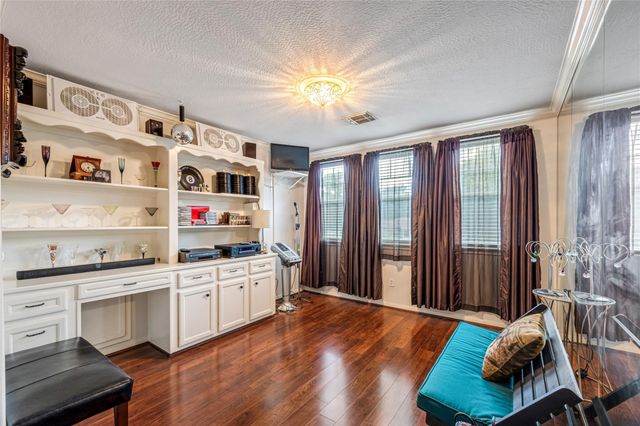 659 Chateau Woods Parkway Drive, Conroe, TX 77385