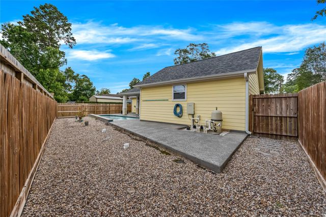 659 Chateau Woods Parkway Drive, Conroe, TX 77385