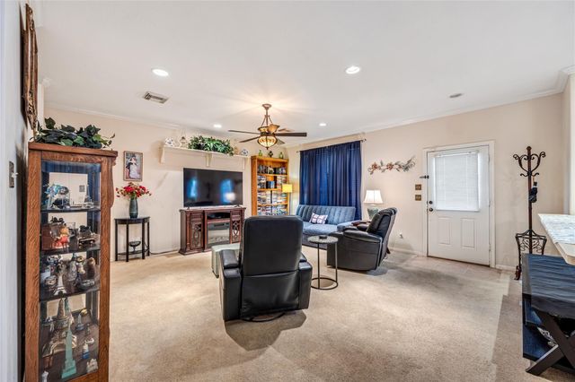 659 Chateau Woods Parkway Drive, Conroe, TX 77385
