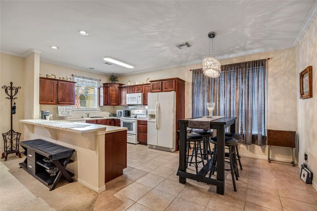 659 Chateau Woods Parkway Drive, Conroe, TX 77385