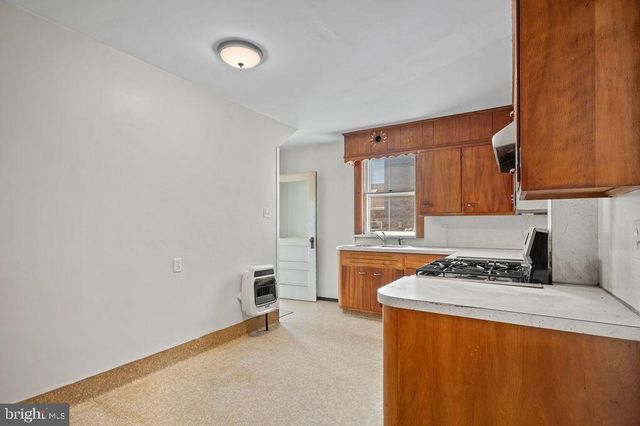 120 S KEMP ST, Lyon Station, PA 19536