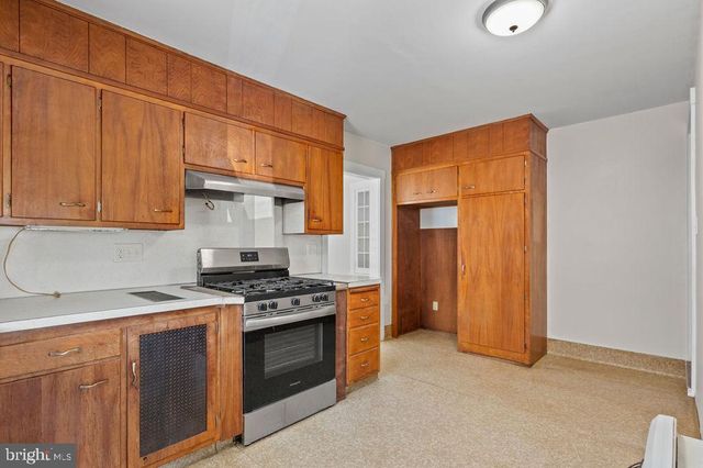120 S KEMP ST, Lyon Station, PA 19536